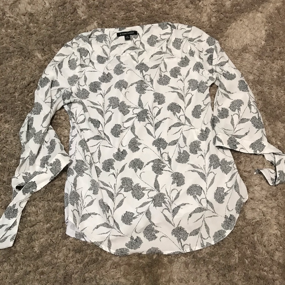 Sale!! Black & white floral 41 Hawthorn Stitch Fix